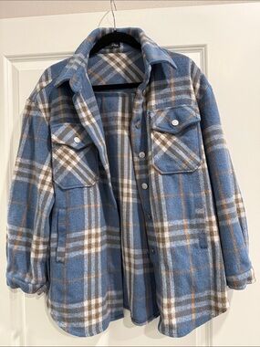 On Blue Blue Plaid Button-Up Shacket sz m